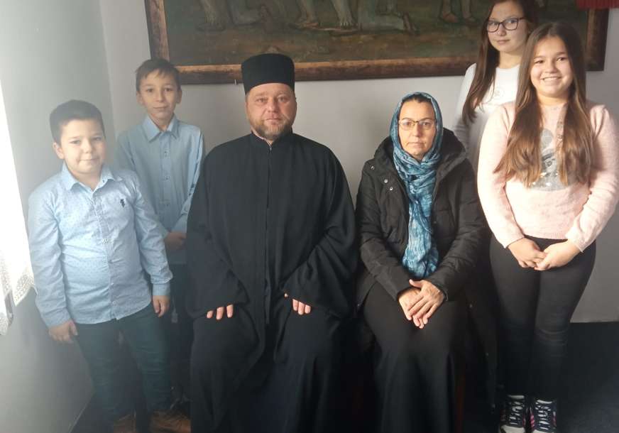 Čudesna sudbina prote Srđana i popadije Ljiljane: Žive u manastiru i odgajaju četvoro djece (FOTO)