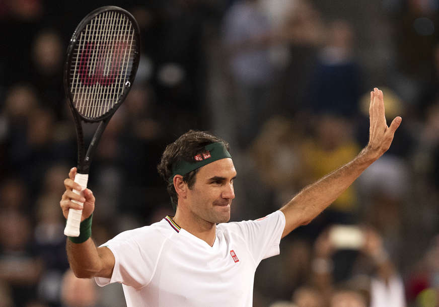 "I DALJE NE MOGU DA TRČIM" Federer nije siguran kada se vraća na teren (VIDEO)