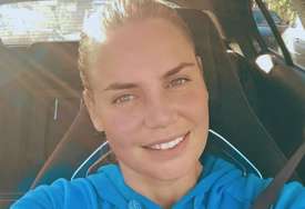 (FOTO) Izgleda brutalno: Ovo je "nova" Jelena Dokić, iza sebe ostavila težak period, pa osmijehom pokazala da je sada odlično