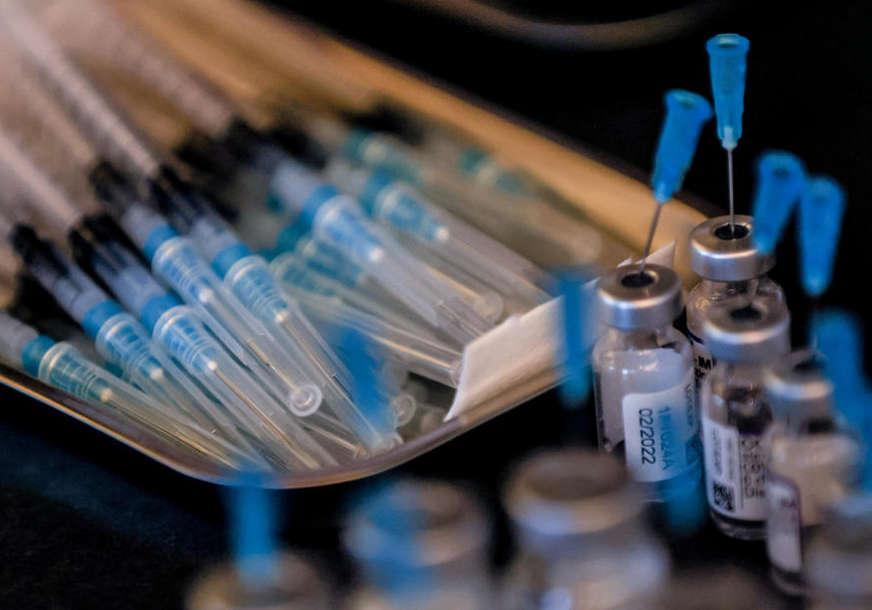 DONACIJA SAD U BiH dopremljeno 96.000 vakcina "moderna"