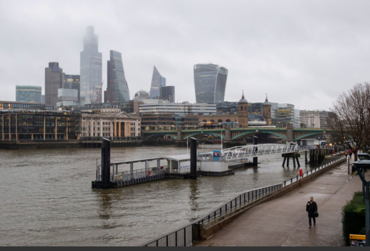 Težak dan u Londonu: Žena izbodena, muškarca pregazilo vozilo