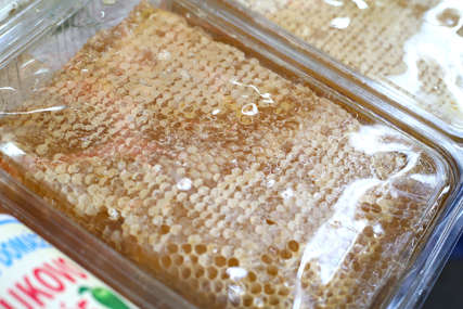 Pčelari zadovoljni: Prinos bagremovog meda do 15 kilograma po košnici