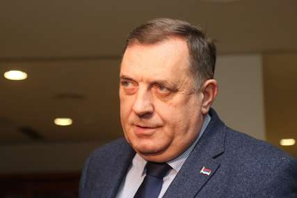 Dodik nakon sastanka sa Varheljijem: Nema ništa od ubrzanog članstva BiH u EU