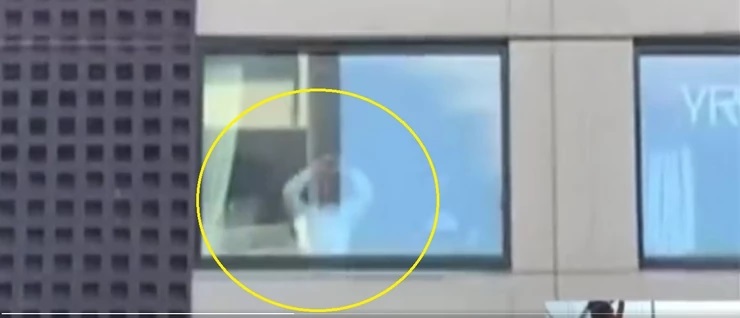 PRVI SNIMAK ĐOKOVIĆA Nole šalje poljupce okupljenim ljudima ispred hotela (VIDEO)