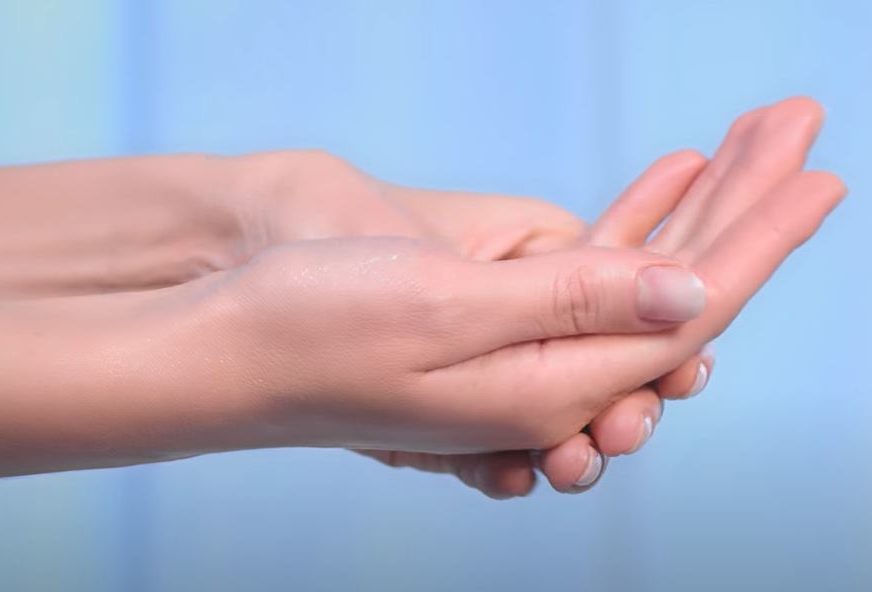 Savjet koji će vam dobro doći: Domaći balzam za glatku kožu ruku