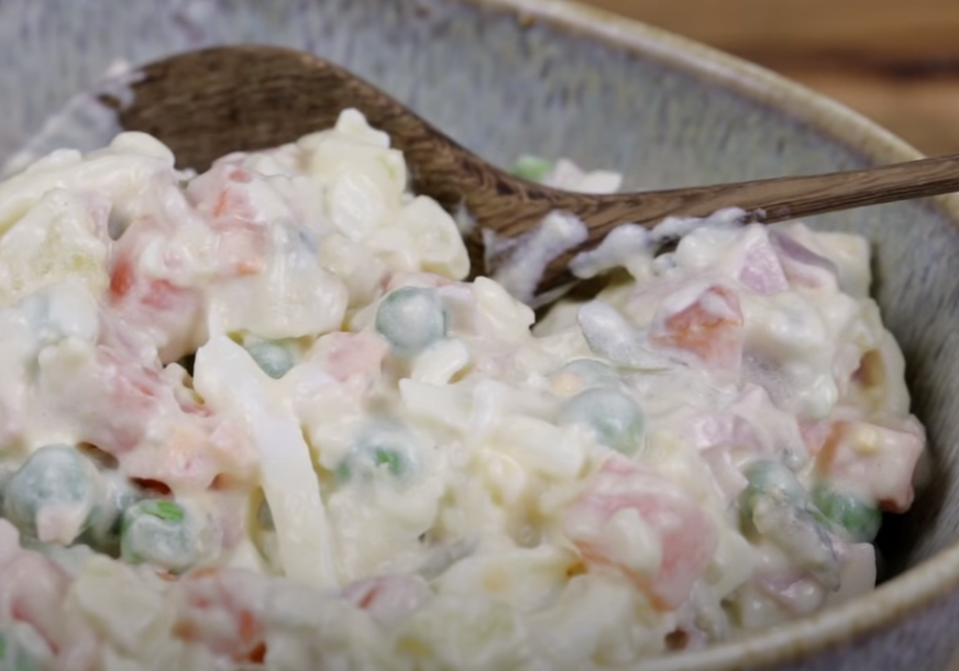 Pravo vrijeme za rusku salatu: Da li znate originalan recept za ovu kraljicu praznika