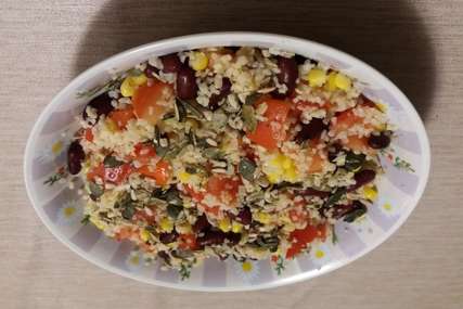 Salata sa bulgur pšenicom, ukusna i sita