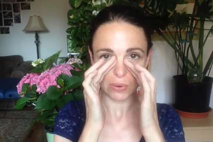 Limfna masaža za ljepotu i sjaj lica: Praktikujte ovu metodu za lice bez nadutosti i sivila