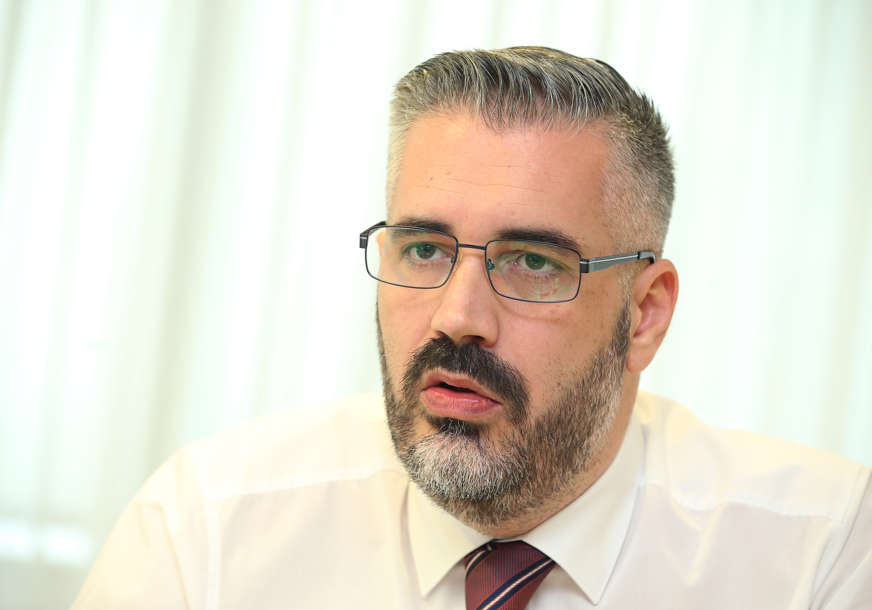 Ministar Rajčević za Srpskainfo: Politika je ozbiljan posao, ne može se zamijeniti estradom