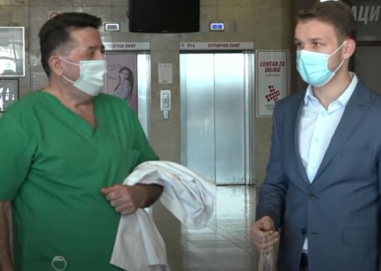 "Naučite se redu" Stanivukoviću nije bilo dozvoljeno da lično daruje prvorođenu bebu (VIDEO)