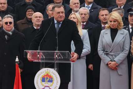 Dodik povodom Dana Republike “Ovo nije nikakav inat, ovo je ljubav, želja, ostvarenje sna srpskog naroda” (FOTO)