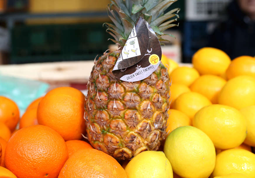 (FOTO) MOĆNI ANANAS Osam razloga zašto je dobro jesti ovo tropsko voće