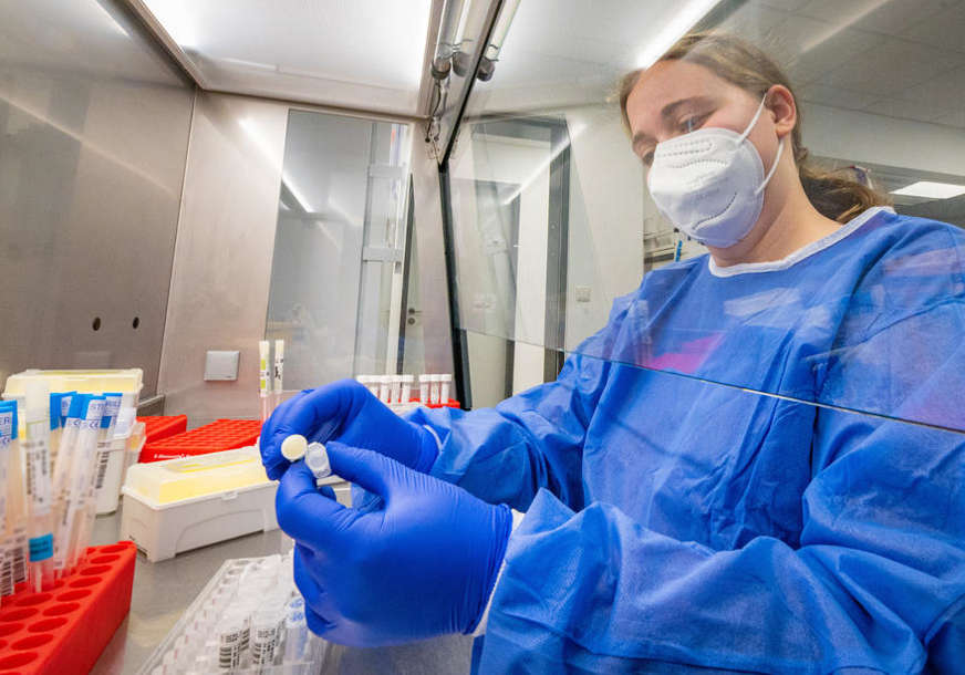 SPREČAVA NAJTEŽE OBLIKE BOLESTI Rusija odobrila testiranje antikovid lijeka „Mir-19“