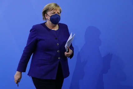 Pozivi su sve učestaliji: Mnogi žele da Merkelova bude POSREDNIK U KRIZI