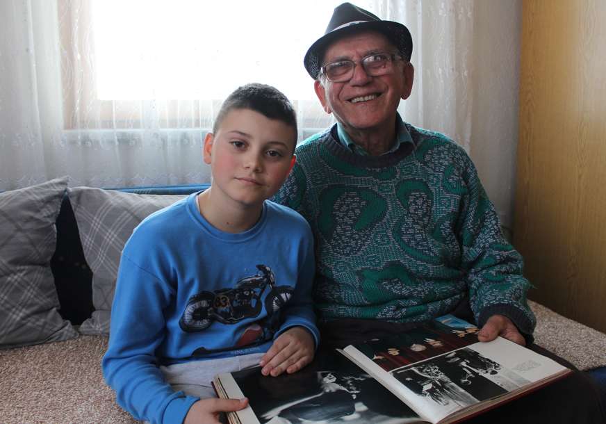 Plug ostavio u porušenom selu, a knjige ponio u izbjeglištvo: Boško Vajagić (86) iz Gradine korača stopama Vladimira Nazora (FOTO)