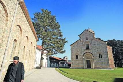 "Krajnje vrijeme da Priština sprovede odluku" EU poručuje da je potrebno upisati zemljište na manastir Visoki Dečani