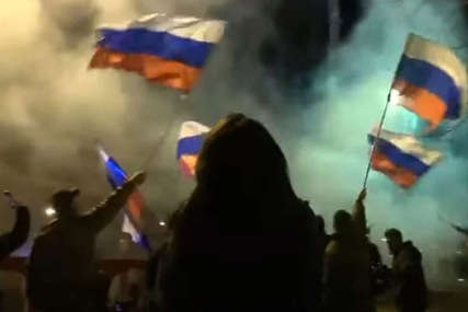 SLAVLJE NA ULICAMA DONJECKA Uz vatromet proslavili Putinovu odluku (VIDEO)