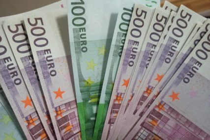 OVO JE RAZLOG U Evrozoni se sve manje zadužuju kod banaka