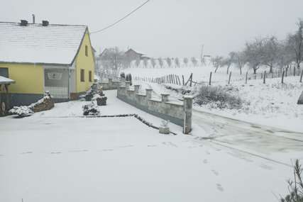 Snijeg zameo Potkozarje, kiša u Lijevču: Nagla promjena vremena u Gradiški (FOTO)