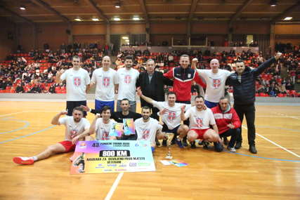 Mozzart podržao tradicionalni Ponoćni turnir u Brodu: Za titulu najboljeg u futsalu borile se 52 ekipe