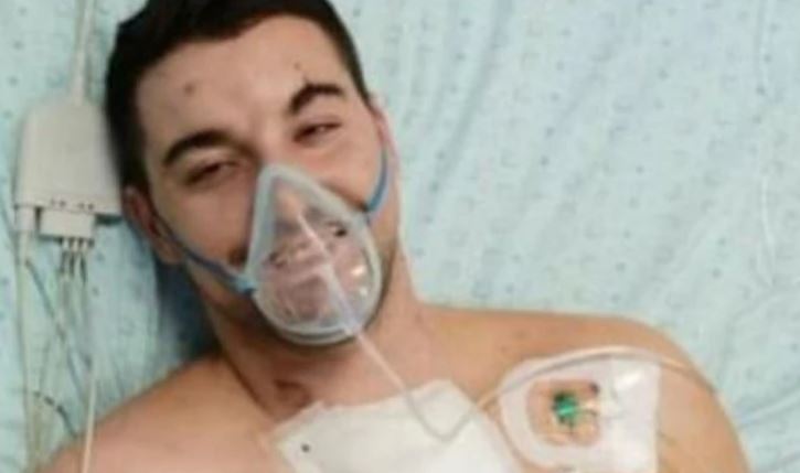 Poslao jaku poruku iz bolnice: Pjevač je bio uboden nožem u srce, ljekari su ga oživljavali (FOTO)