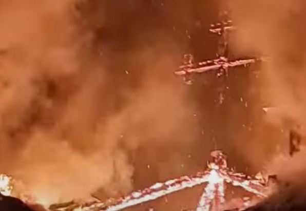 VELIKI POŽAR U MANASTIRU Vatrogasci nisu mogli da se probiju, šteta ogromna (VIDEO)