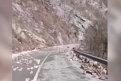 Dramatične scene iz Crne Gore: Kamenice veličine KOŠARKAŠKE LOPTE padale na sve strane po putu (VIDEO)