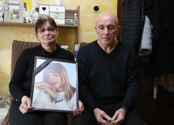 "Kćerka mi je umrla na rukama, iskrvarila i ugušila se" Marijin otac stigao na mjesto nesreće prije Hitne, ali nije uspio da joj pomogne (FOTO)