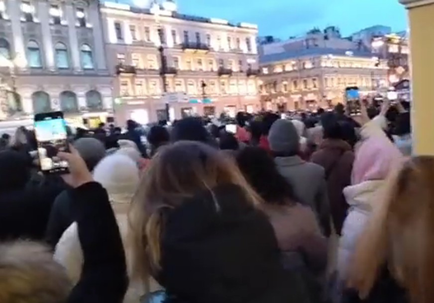 Rusi digli glas protiv Putina: Antiratni protesti u više gradova u Rusiji (FOTO, VIDEO)