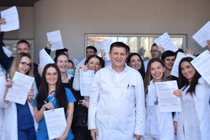"Istorijski dan" Dodijeljeno rekordnih 78 specijalizacija za mlade ljekare u UKC Srpske