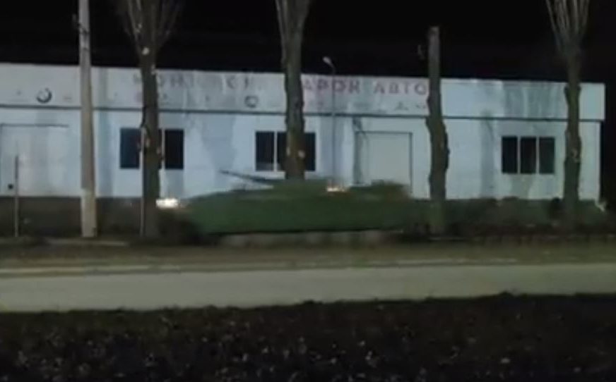 Cijeli svijet prati situaciju: Ruski tenkovi ulaze u Ukrajinu (VIDEO)