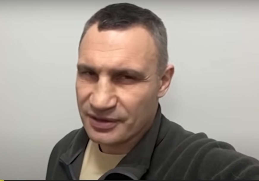 "Stanovnici se evakuišu iz dvije zgrade" Vitalij Kličko ističe da su Rusi granatirali Kijev