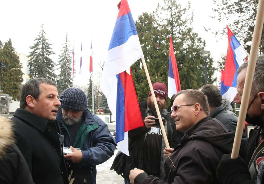 Vukanović tvrdi da ga je Dodik vrijeđao i da ga je napalo obezbjeđenje Željke Cvijanović