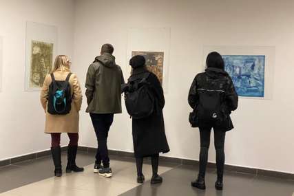 "Skice ne postoje, one su u nama" Otvorena izložba grafika Banjalučanina u Novom Sadu (FOTO)