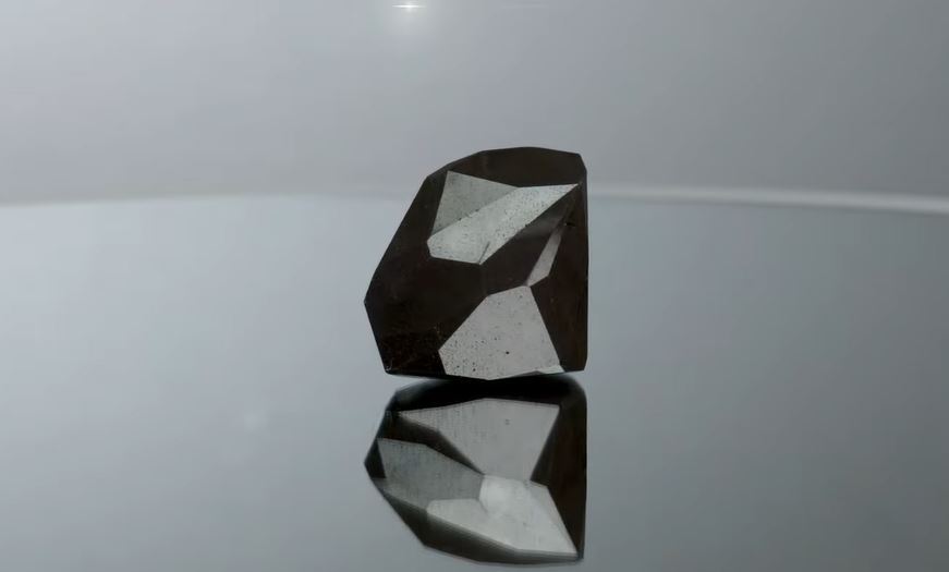 MISTERIJA OKO “ENIGME” Najveći crni dijamant na svijetu na aukciji kupio kripto prevarant