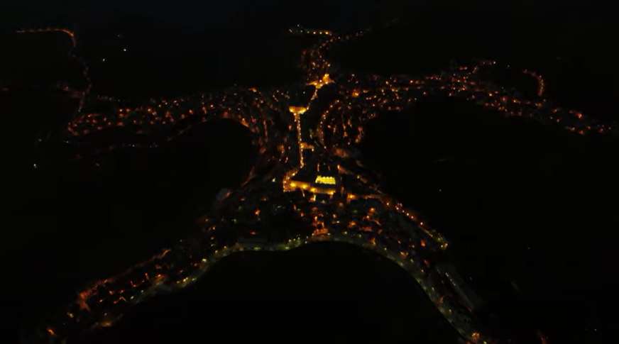 Mnogi mu nisu vjerovali: Fotograf otkrio da grad iz vazduha ima SILUETU ČOVJEKA (VIDEO)