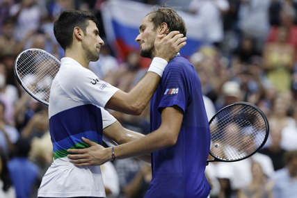 OBEĆANO, UČINJENO Novak prvi čestitao Medvedevu na preuzimanju prvog mjesta na ATP listi