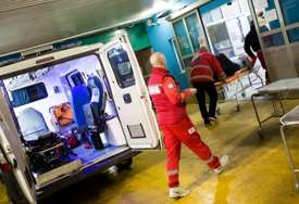 Hitno prevezen u bolnicu: Mladić izboden u noćnom klubu