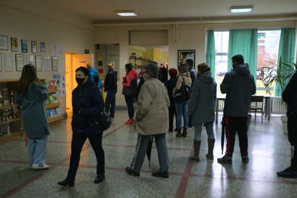 (FOTO) Predsjednička kampanja, žestoki govori: Izbori za savjete MZ u Banjaluci prije 4 godine bili pravi HIT, danas ih svi zaboravili