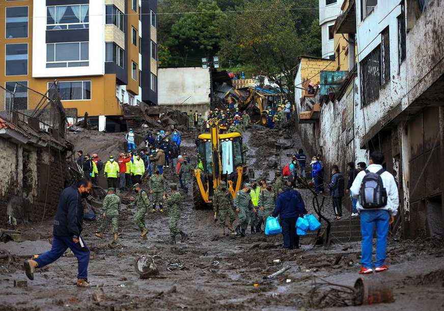 "Crna rijeka je nosila sve pred sobom" Raste broj stradalih u klizištu, glavni grad Ekvadora PREKRIVEN BLATOM (VIDEO)