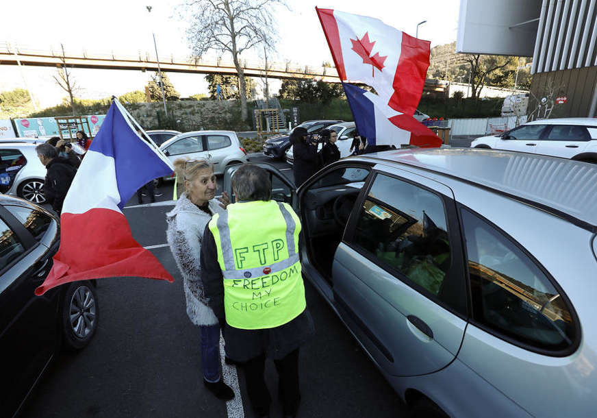 "KONVOJ SLOBODE" NIJE DOBRODOŠAO Hiljade policajaca u Parizu i okolini, na putevima kontrolni punktovi (VIDEO)