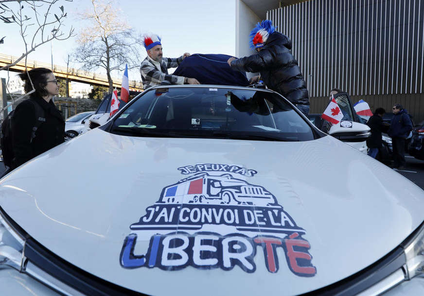 Policija brani kretanje u konvojima: Demonstranti stigli do predgrađa Pariza, žele ući u prijestonicu