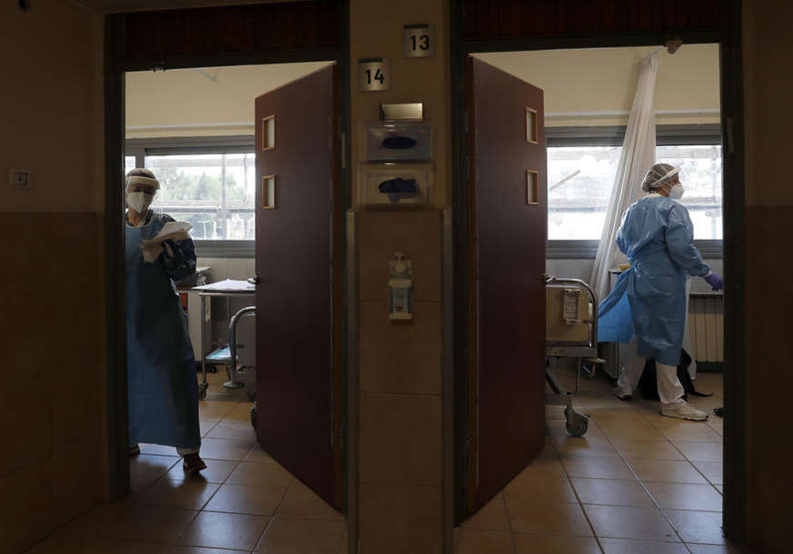 Rekordan broj teškog oblika kovida u Izraelu: Od početka pandemije nije hospitalizovano ovoliko pacijenata