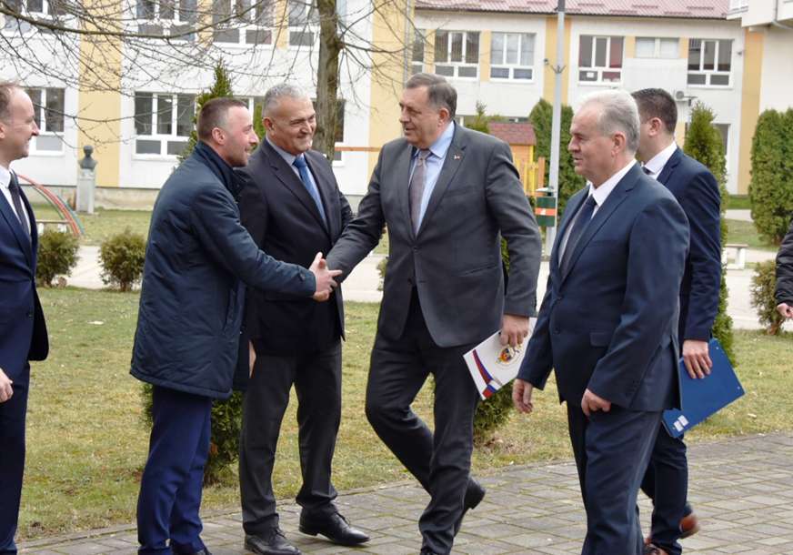 Dodik najavio ulaganja “Prioritet sanacija puta od Nove Topole preko Srpca do Dervente”