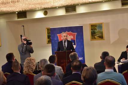 "Ekonomska, politička i moralna kriza" Šarović  poručio da SDS ima rješenje za oporavak Srpske (FOTO)