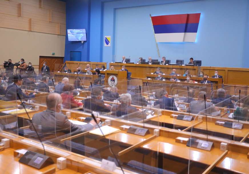 Počela redovna sjednica Narodne skupštine Srpske: Među 17 tačaka dnevnog reda i Nacrt zakona o VSTS RS (FOTO)