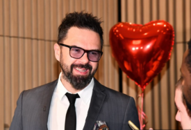 Petar Grašo zablistao: Beograd pjevao uglas njegove hitove, a onda je uslijedio preokret uz svjetske rok klasike