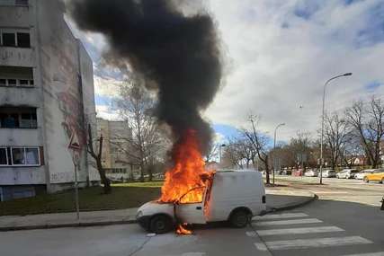 Zapalio se automobil u Boriku: Šest vatrogasaca gasilo požar (FOTO)