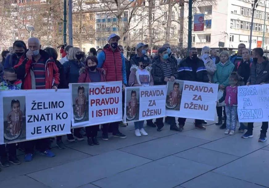"Tražimo ime i prezime počinioca ovog zlog djela" Protesti u Sarajevu zbog  smrti djevojčice Džene (VIDEO)