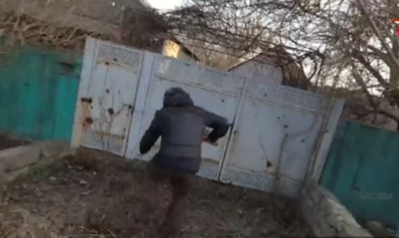 RUSKI REPORTER JEDVA PREŽIVIO Izvještavao iz Ukrajine, a pored njega je pala granata (VIDEO)